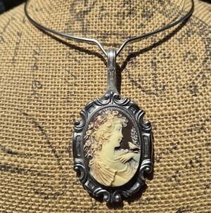 Victorian Revival Resin Cameo Spoon Pendant Torque Collar Necklace